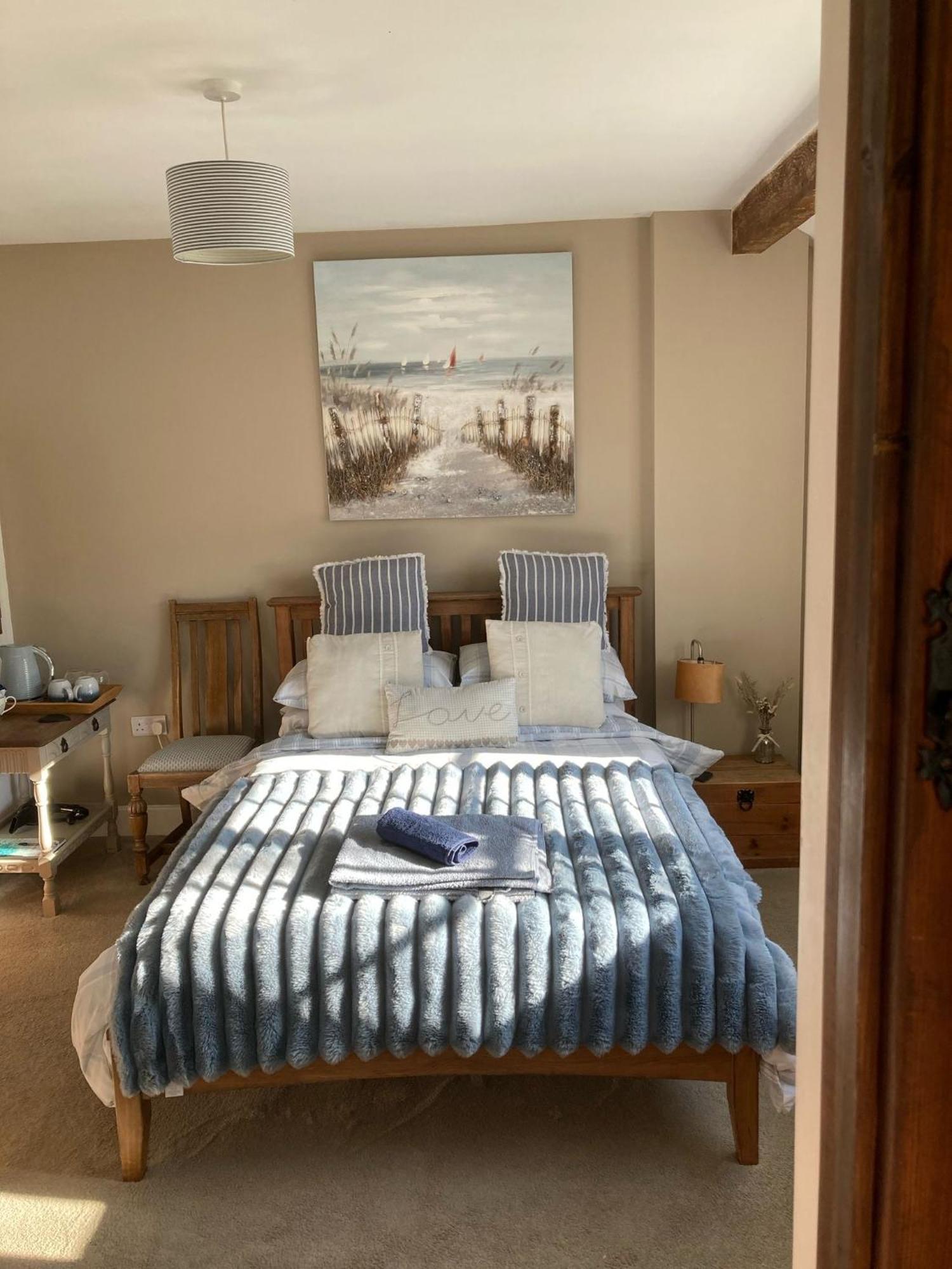 Guest Suite At 31 Little England Milborne Saint Andrew Exterior photo